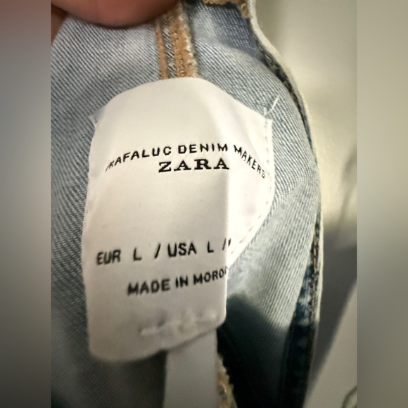 Zara Women’s Denim Distressed Short Overalls - Picture 4 of 4